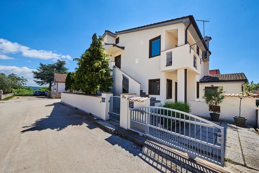 Apartment Iriska Novigrad  Ngoại thất bức ảnh